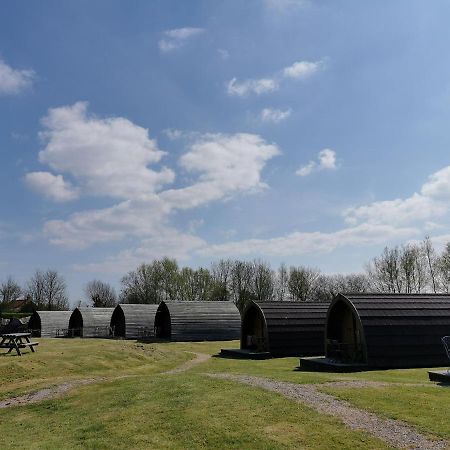 Wall Eden Farm - Luxury Log Cabins And Glamping 海布里奇 外观 照片