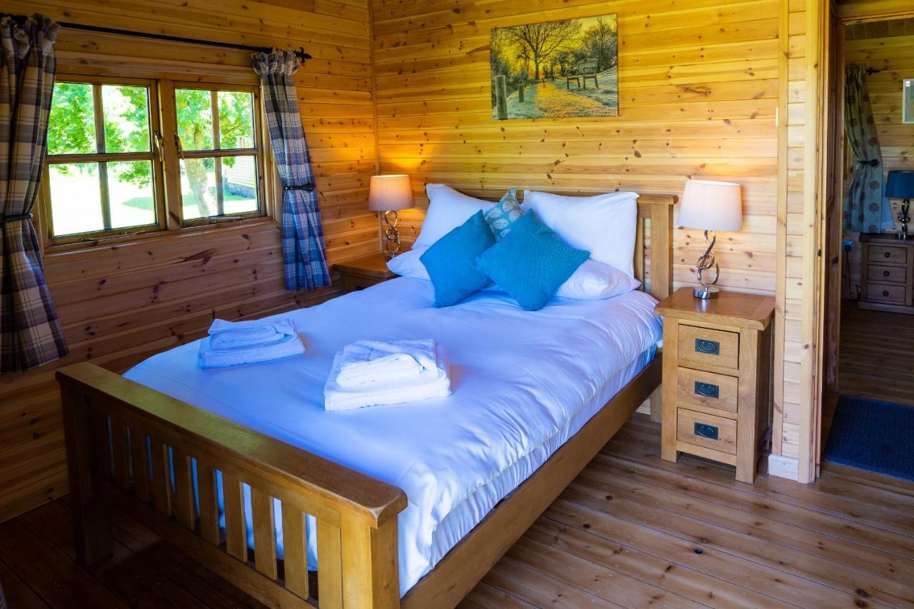Wall Eden Farm - Luxury Log Cabins And Glamping 海布里奇 外观 照片