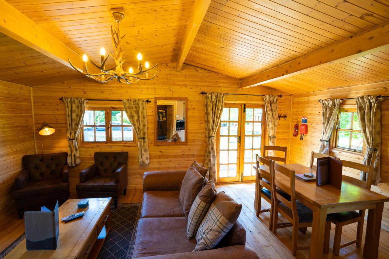 Wall Eden Farm - Luxury Log Cabins And Glamping 海布里奇 外观 照片