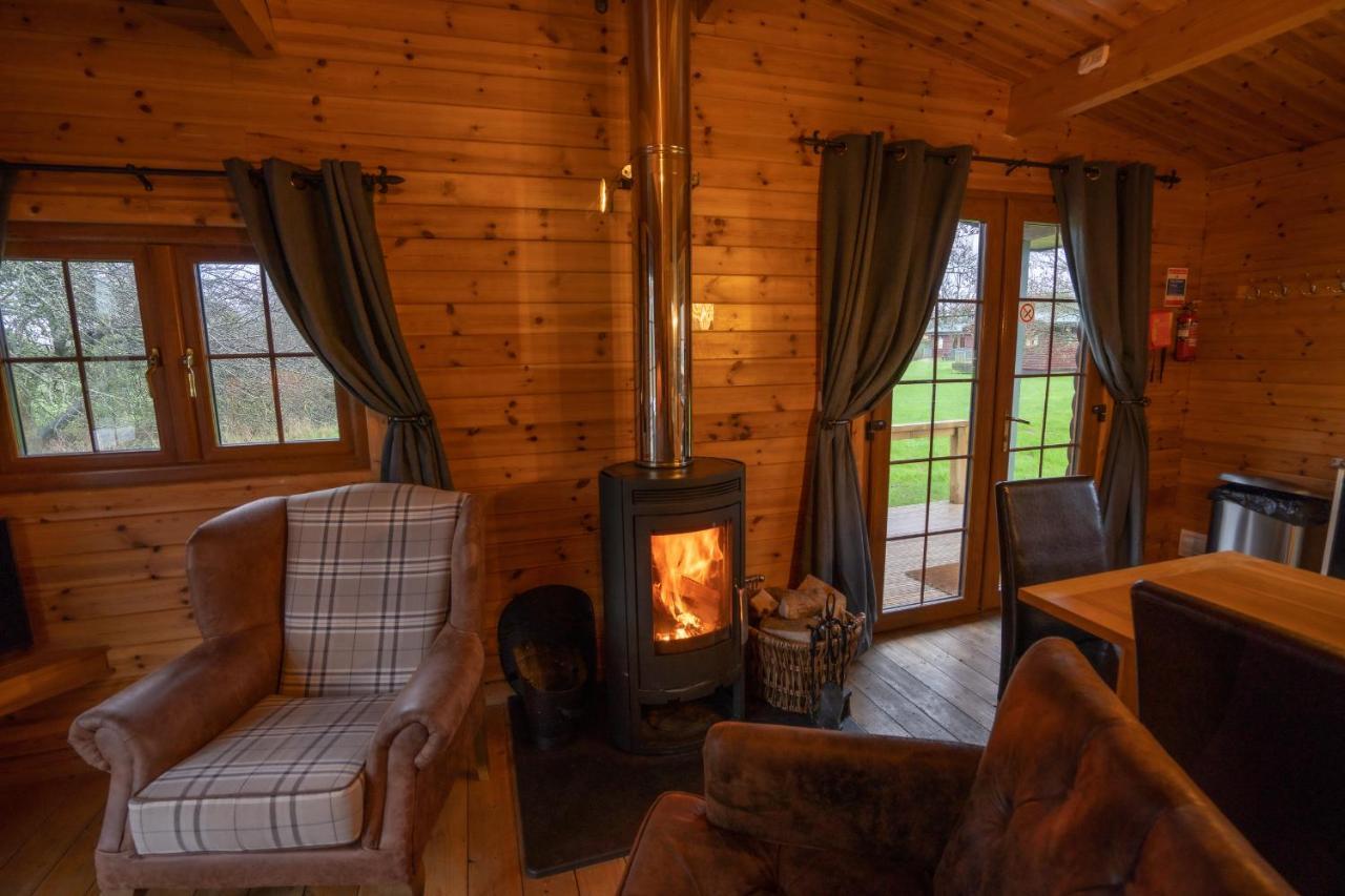 Wall Eden Farm - Luxury Log Cabins And Glamping 海布里奇 外观 照片