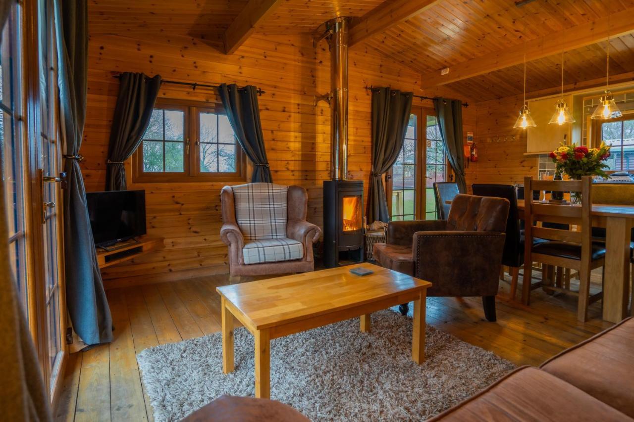 Wall Eden Farm - Luxury Log Cabins And Glamping 海布里奇 外观 照片