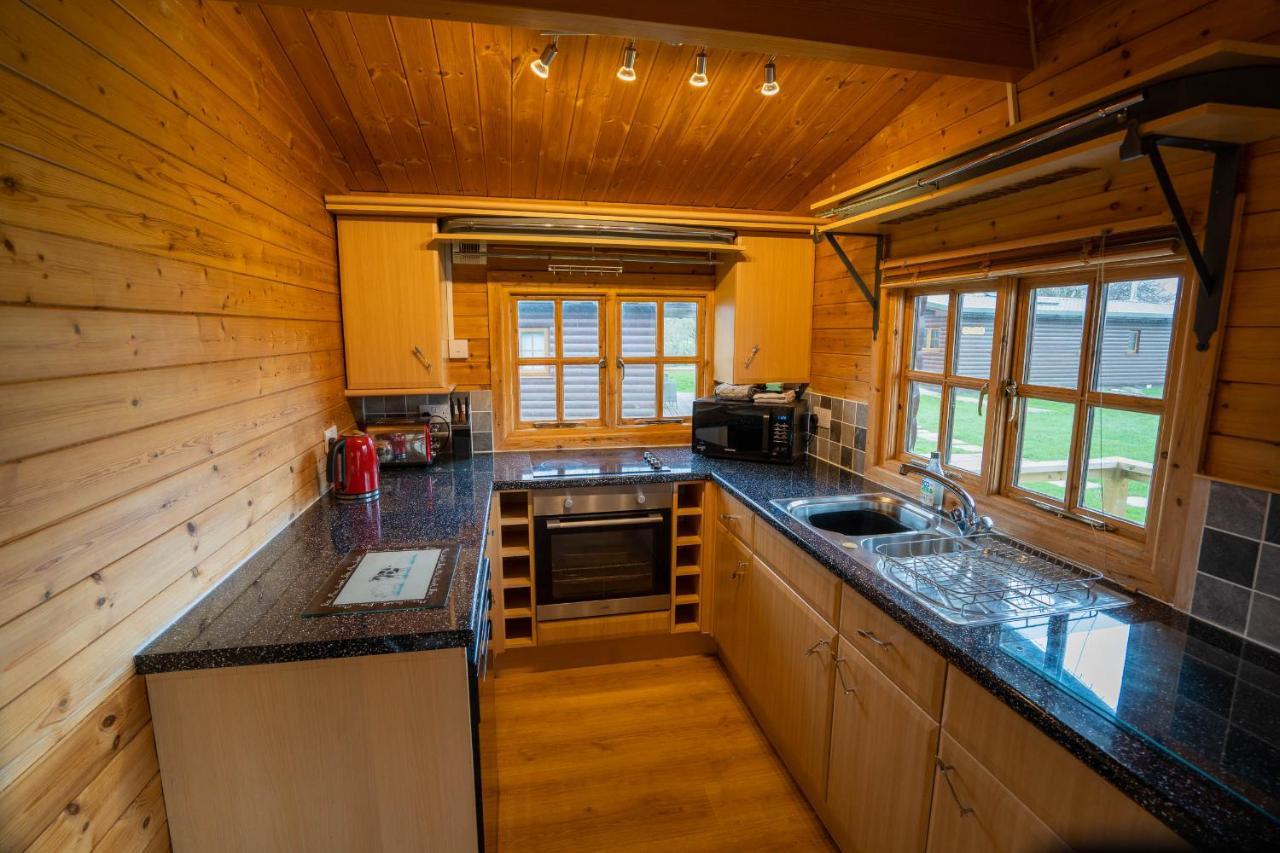 Wall Eden Farm - Luxury Log Cabins And Glamping 海布里奇 外观 照片