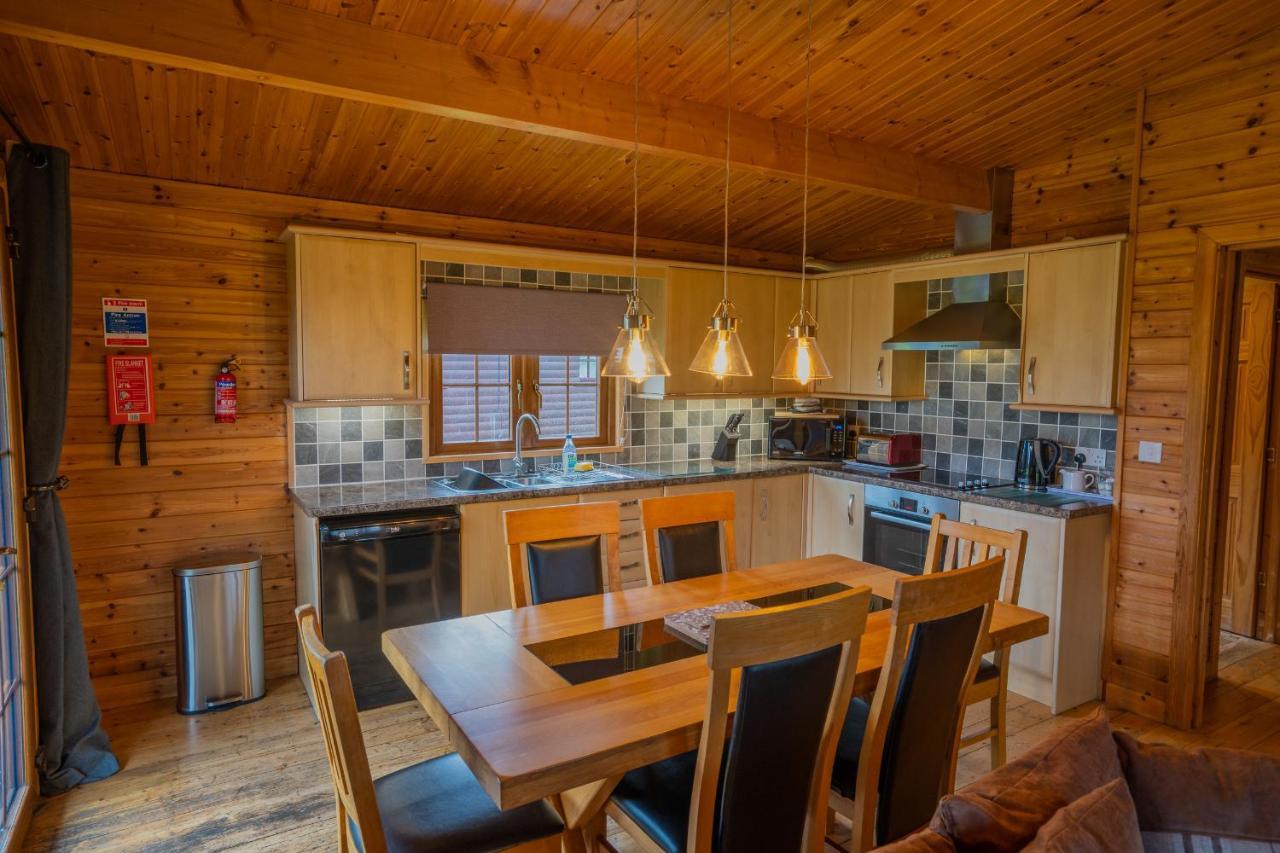 Wall Eden Farm - Luxury Log Cabins And Glamping 海布里奇 外观 照片