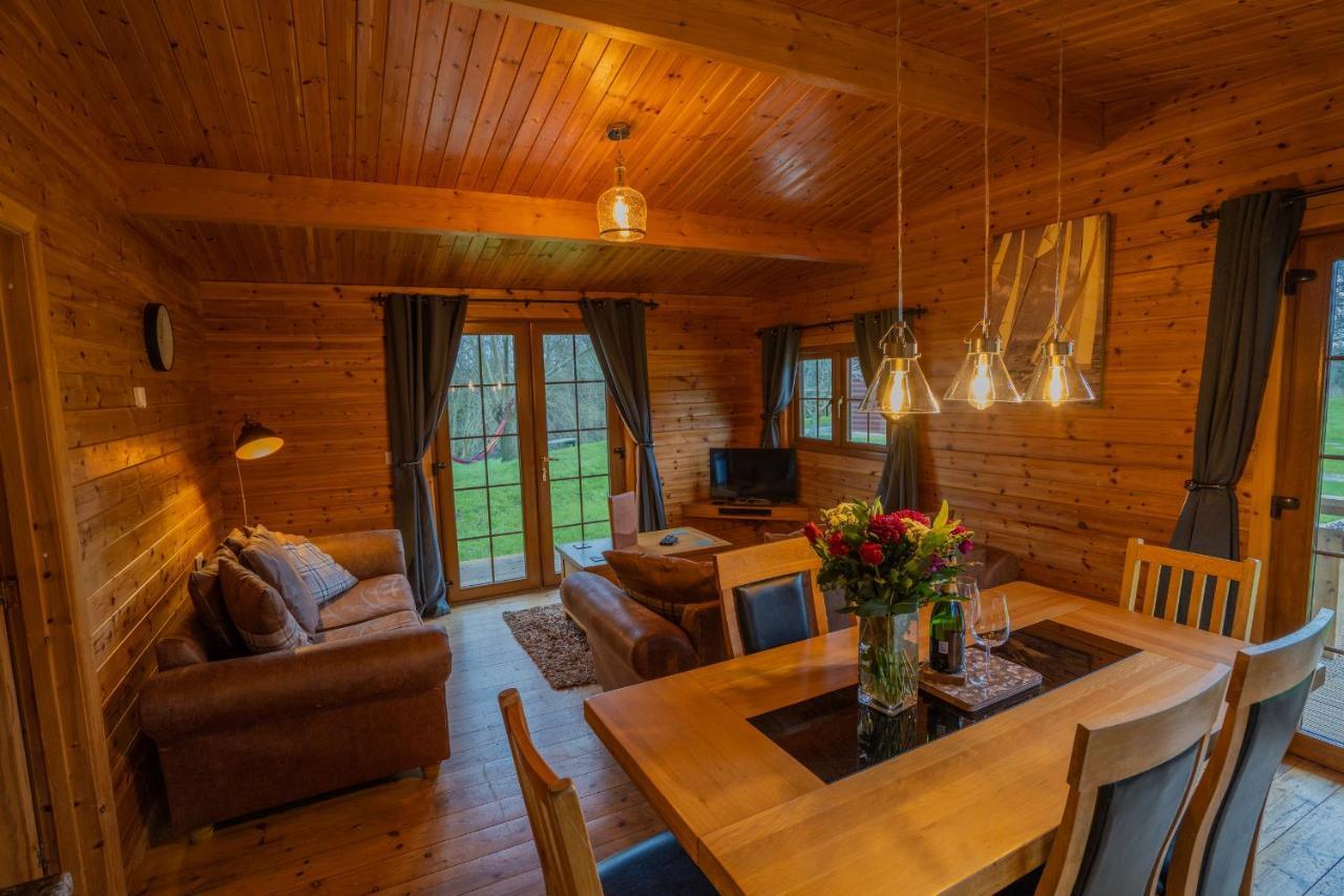 Wall Eden Farm - Luxury Log Cabins And Glamping 海布里奇 外观 照片