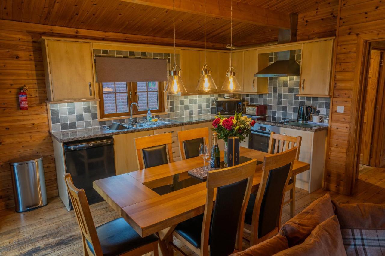 Wall Eden Farm - Luxury Log Cabins And Glamping 海布里奇 外观 照片
