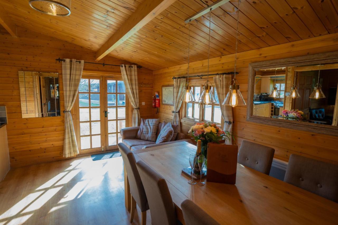 Wall Eden Farm - Luxury Log Cabins And Glamping 海布里奇 外观 照片