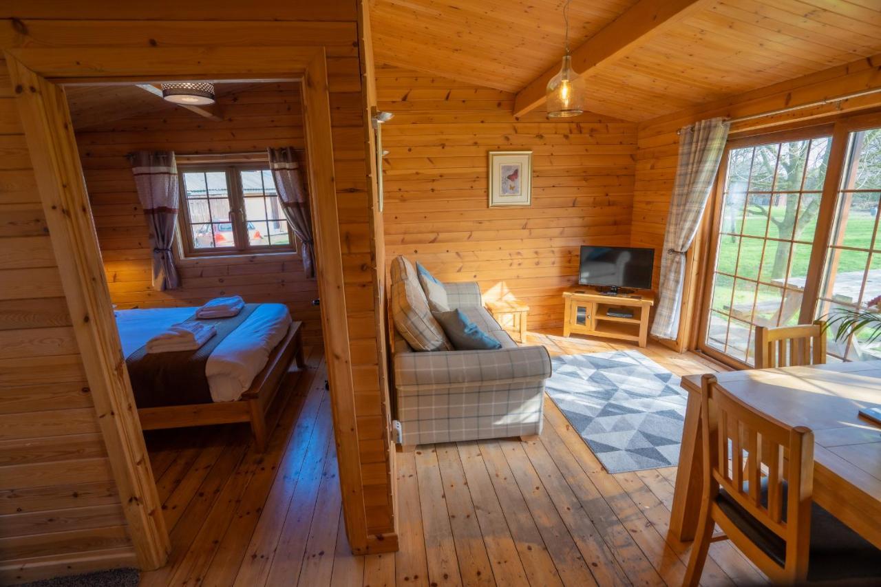 Wall Eden Farm - Luxury Log Cabins And Glamping 海布里奇 外观 照片