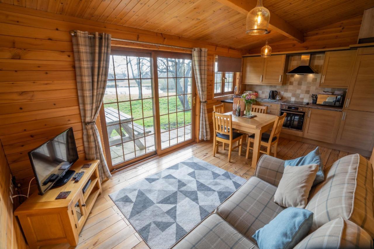 Wall Eden Farm - Luxury Log Cabins And Glamping 海布里奇 外观 照片