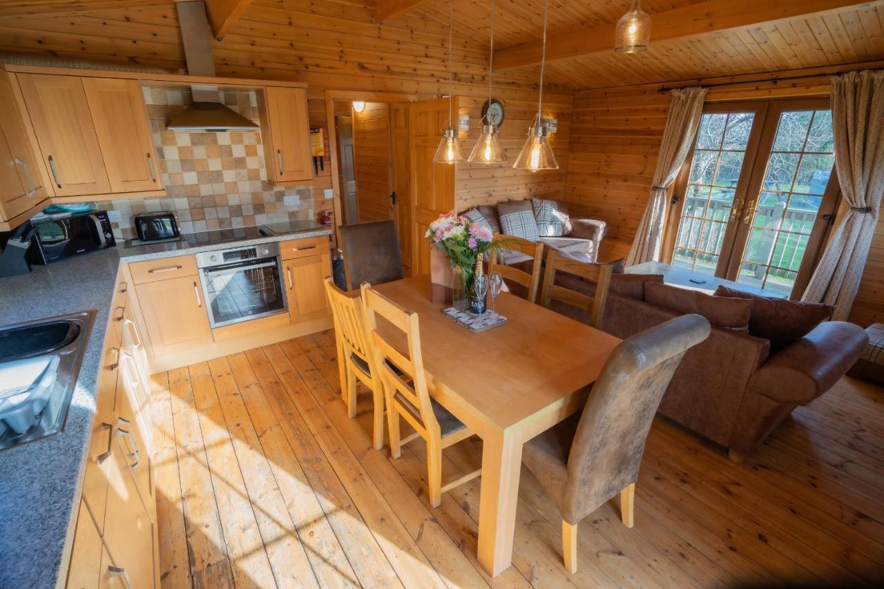 Wall Eden Farm - Luxury Log Cabins And Glamping 海布里奇 外观 照片