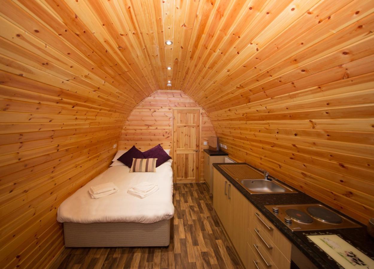Wall Eden Farm - Luxury Log Cabins And Glamping 海布里奇 外观 照片