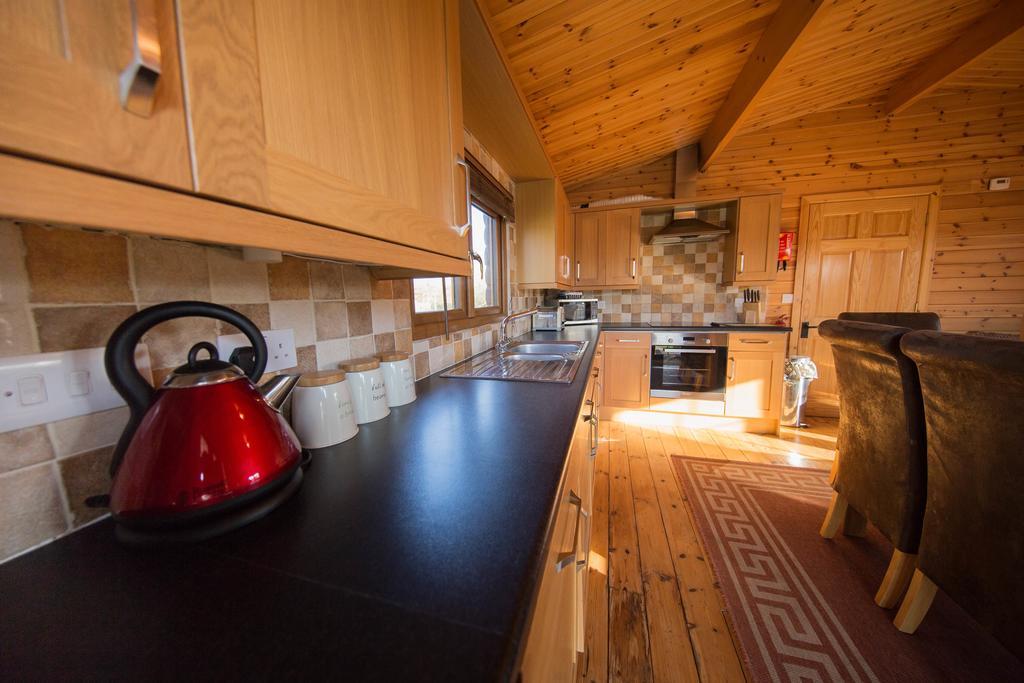 Wall Eden Farm - Luxury Log Cabins And Glamping 海布里奇 外观 照片
