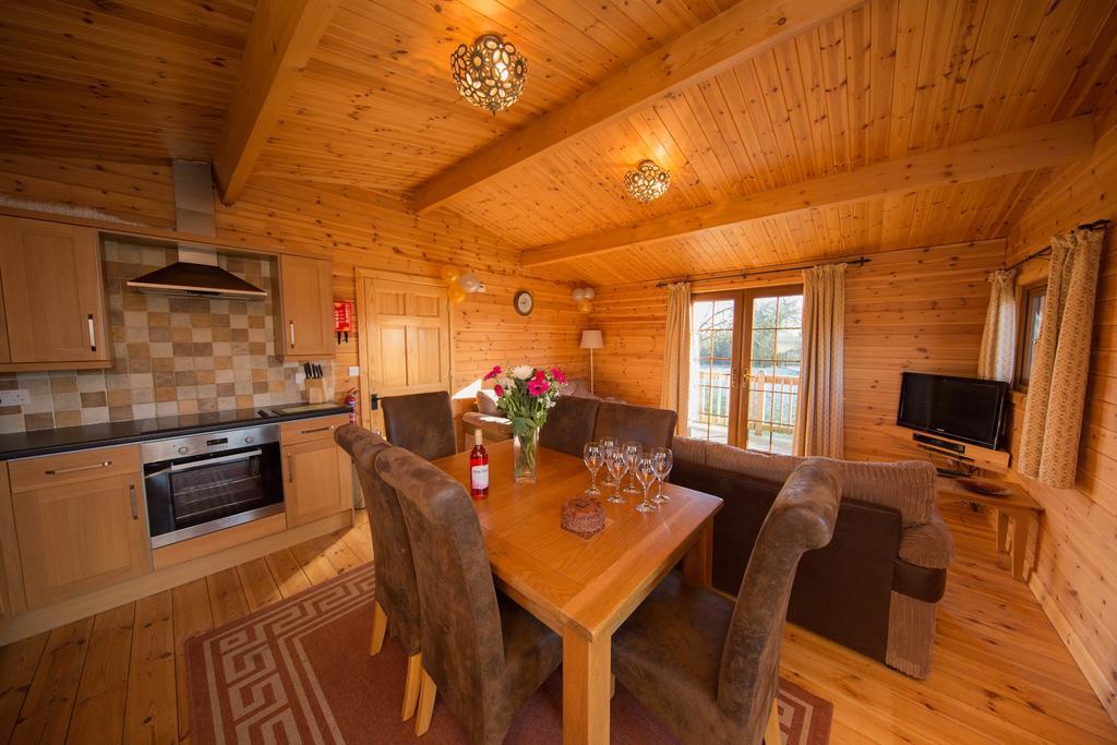 Wall Eden Farm - Luxury Log Cabins And Glamping 海布里奇 外观 照片